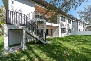 5966 Bayview Cir S, Gulfport, FL 33707 - Photo 2