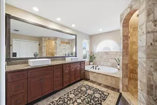 302 Lake Kell Ct, Lutz, FL 33549 - Photo 34