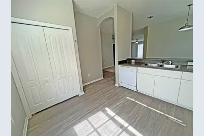 24925 Vintage Court, Lutz, FL 33559 - Photo 8