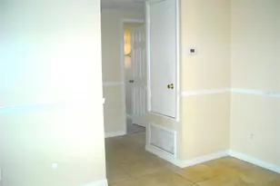 2806 Burr Oak Dr, Tampa, FL 33618 - Photo 6