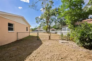 10303 N Myrtle St, Tampa, FL 33617 - Photo 30