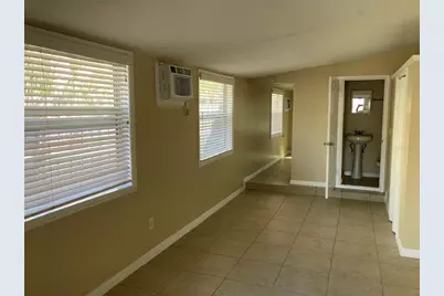 5609 1/2 Tangerine Avenue S, Gulfport, FL 33707 - Photo 6