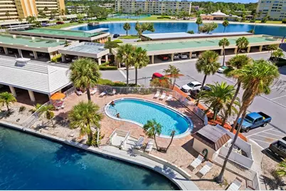 4550 Cove Circle #501, Saint Petersburg, FL 33708 - Photo 2