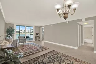 7625 Sun Island Dr S, South Pasadena, FL 33707 - Photo 4