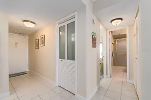 51 Island Way, Clearwater Beach, FL 33767 - Photo 10