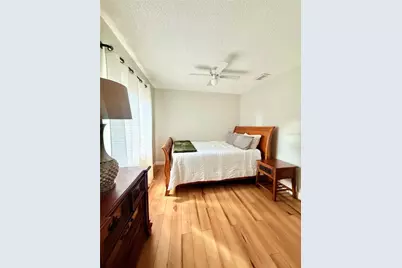 9402 N Semmes Street, Tampa, FL 33612 - Photo 6