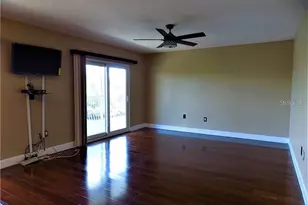 8804 Bay Pointe Dr, Tampa, FL 33615 - Photo 8