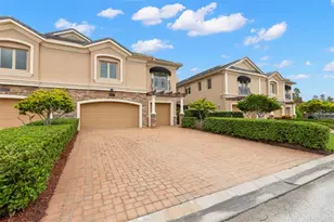 657 Saxony Blvd, Saint Petersburg, FL 33716 - Photo 2