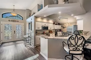 525 Bent Oak Ct, Spring Hill, FL 34609 - Photo 2