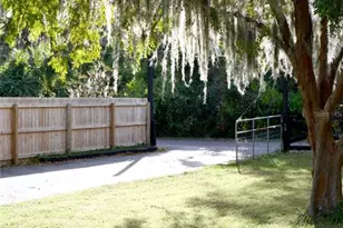 1825 Streetman Dr, Lithia, FL 33547 - Photo 28