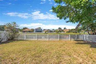 430 Stone Briar Dr, Ruskin, FL 33570 - Photo 26