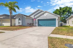 430 Stone Briar Dr, Ruskin, FL 33570 - Photo 2