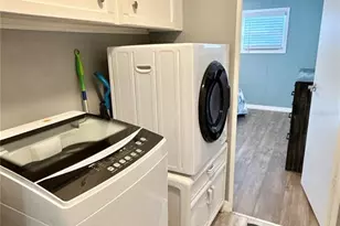 7257 Mt Georgetown Dr NE, Saint Petersburg, FL 33702 - Photo 20