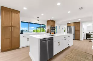 16895 1st St E, North Redington Beach, FL 33708 - Photo 10