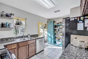 3855 Island Way, Saint Petersburg, FL 33705 - Photo 10