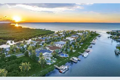 3 Hammock Bay Blvd, Apollo Beach, FL 33572 - Photo 4