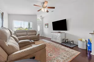 6527 40th Ave N, Saint Petersburg, FL 33709 - Photo 14