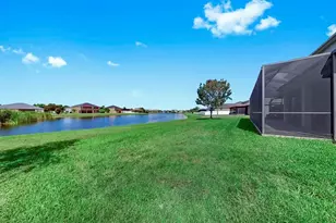 2429 Cumberland Cliff Dr, Ruskin, FL 33570 - Photo 44