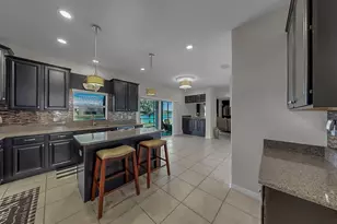 2429 Cumberland Cliff Dr, Ruskin, FL 33570 - Photo 6