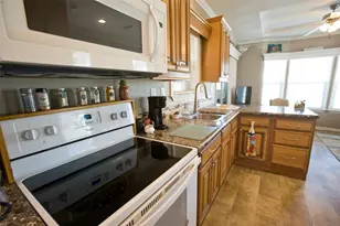 35143 Danny Dr, Zephyrhills, FL 33541 - Photo 12