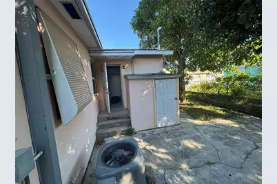 131 W 35th Street, Riviera Beach, FL 33404 - Photo 30