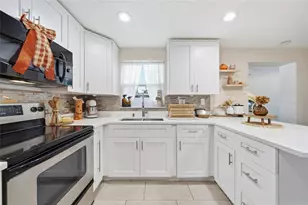 3744 Carron St, New Port Richey, FL 34652 - Photo 8