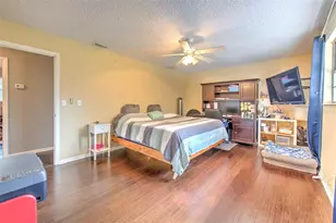 37902 Springdale Rd, Zephyrhills, FL 33540 - Photo 34