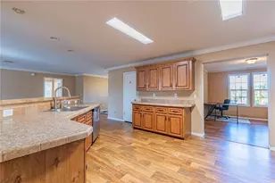 38616 Coleen Ave, Zephyrhills, FL 33540 - Photo 36