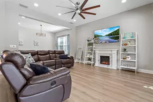 30362 Ceasar Park Dr, Wesley Chapel, FL 33543 - Photo 8