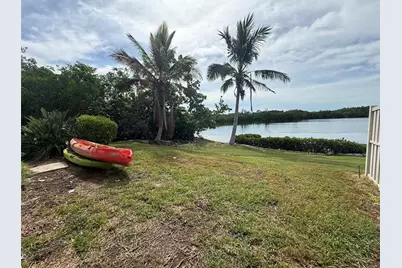 1070 Sanabel Court NE, Saint Petersburg, FL 33702 - Photo 16