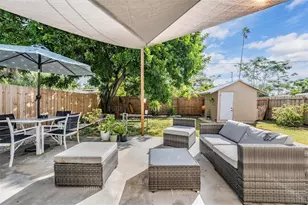 1565 Connecticut Ave NE, Saint Petersburg, FL 33703 - Photo 24