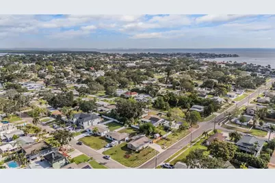 1565 Connecticut Avenue NE, Saint Petersburg, FL 33703 - Photo 32