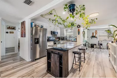 1565 Connecticut Avenue NE, Saint Petersburg, FL 33703 - Photo 8