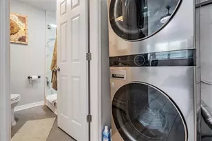 1565 Connecticut Ave NE, Saint Petersburg, FL 33703 - Photo 16