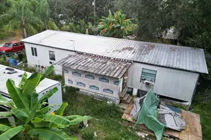 35913 Valleybrook Ave, Zephyrhills, FL 33541 - Photo 2