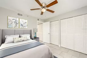 7246 E Bank Dr, Tampa, FL 33617 - Photo 14