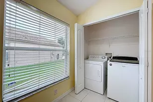 8527 Carriage Pointe Dr, Gibsonton, FL 33534 - Photo 10