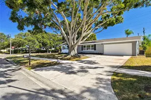 1339 Summerlin Dr, Clearwater, FL 33764 - Photo 2