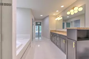 3105 Mossvale Ln, Tampa, FL 33618 - Photo 30