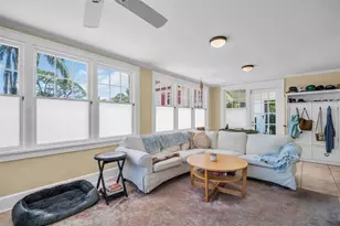 1226 Serpentine Dr S, Saint Petersburg, FL 33705 - Photo 10