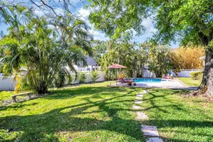 1226 Serpentine Dr S, Saint Petersburg, FL 33705 - Photo 6