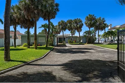 1300 Gulf Boulevard, Belleair Beach, FL 33786 - Photo 58