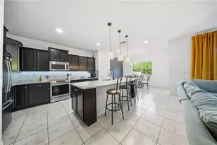 1528 Gadsden Point Pl, Ruskin, FL 33570 - Photo 8