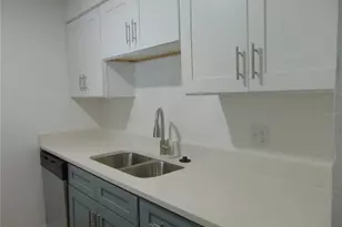 9119 Tudor Dr, Tampa, FL 33615 - Photo 8