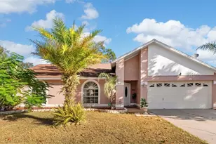 9715 Glenpointe Dr, Riverview, FL 33569 - Photo 4