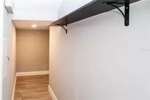 5901 Nature Ridge Ln, Lithia, FL 33547 - Photo 10