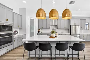 14531 Woodland Spur Dr, Lithia, FL 33547 - Photo 2