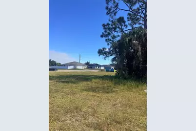 322 NE 27th Street, Cape Coral, FL 33909 - Photo 2