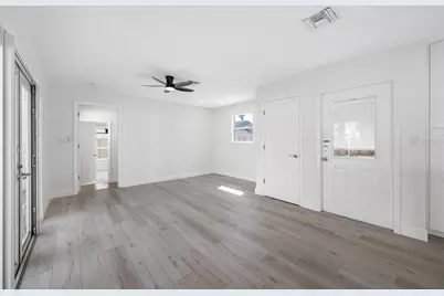 130 87th Avenue, Treasure Island, FL 33706 - Photo 12