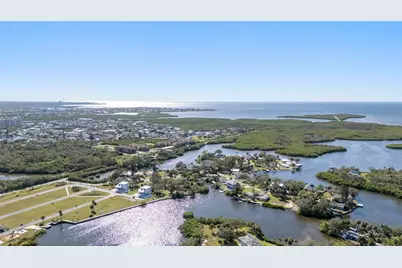 4905 Largo Terrace, New Port Richey, FL 34652 - Photo 8